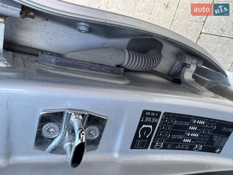 Седан BMW 3 Series 2005 в Львове