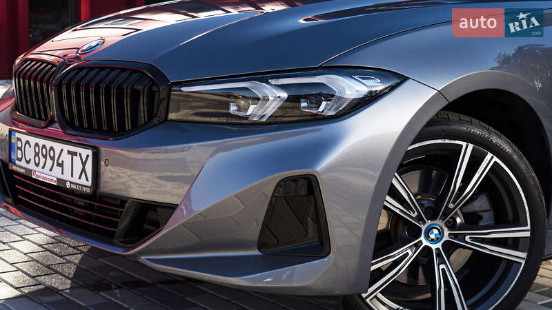 Седан BMW 3 Series 2022 в Львові