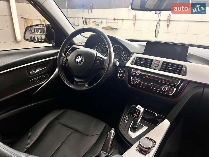 Седан BMW 3 Series 2017 в Києві