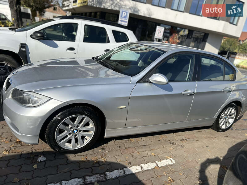Седан BMW 3 Series 2005 в Луцке