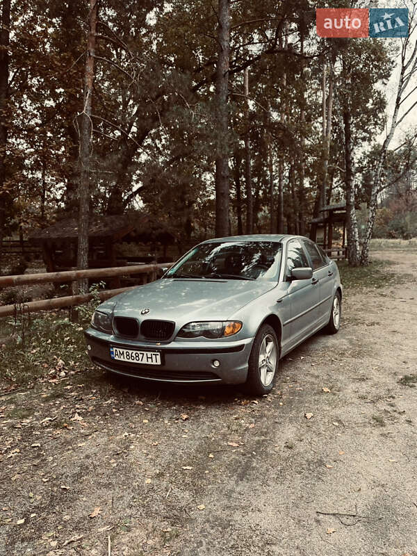 Седан BMW 3 Series 2003 в Корнине