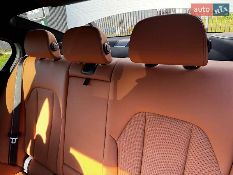 Седан BMW 3 Series 2023 в Львове