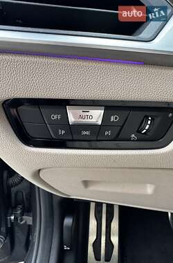 Седан BMW 3 Series 2019 в 