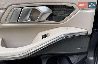 Седан BMW 3 Series 2019 в 