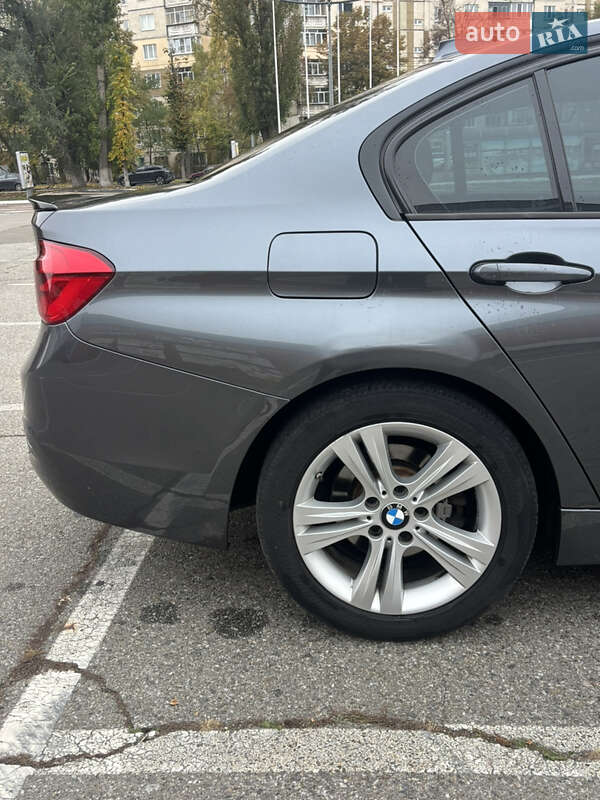 Седан BMW 3 Series 2015 в Броварах