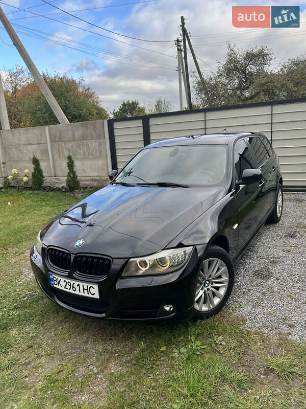 Универсал BMW 3 Series 2011 в Березному