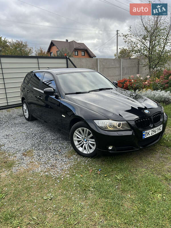 Универсал BMW 3 Series 2011 в Березному