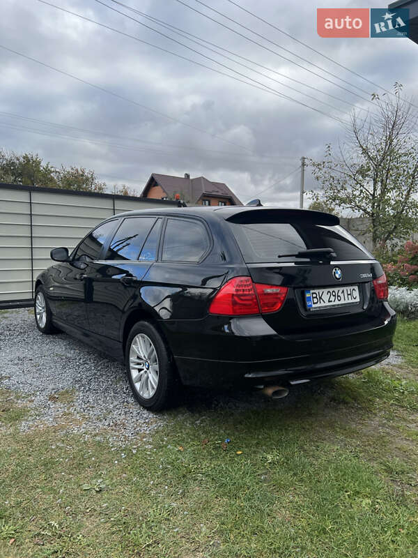 Универсал BMW 3 Series 2011 в Березному