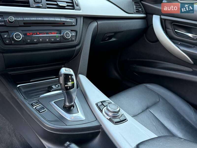 Седан BMW 3 Series 2013 в Луцке