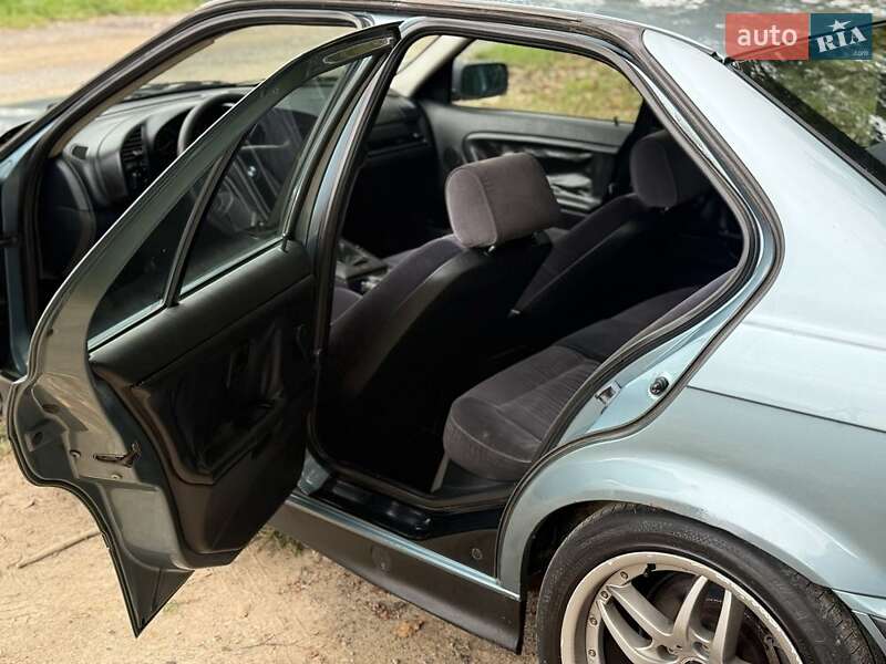Седан BMW 3 Series 1995 в Ужгороде