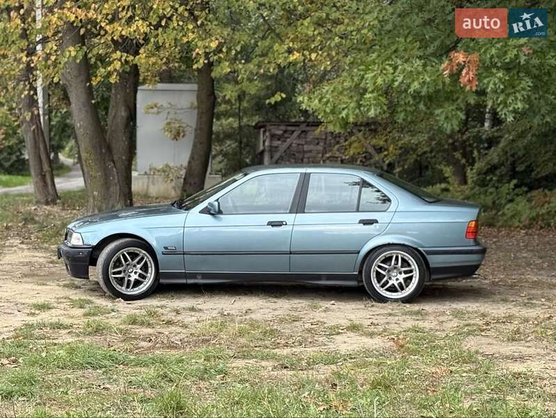 Седан BMW 3 Series 1995 в Ужгороде