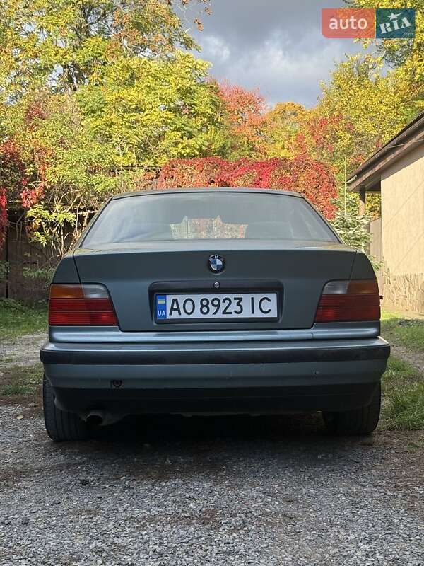 Седан BMW 3 Series 1995 в Ужгороде
