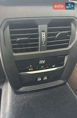 Седан BMW 3 Series 2021 в 