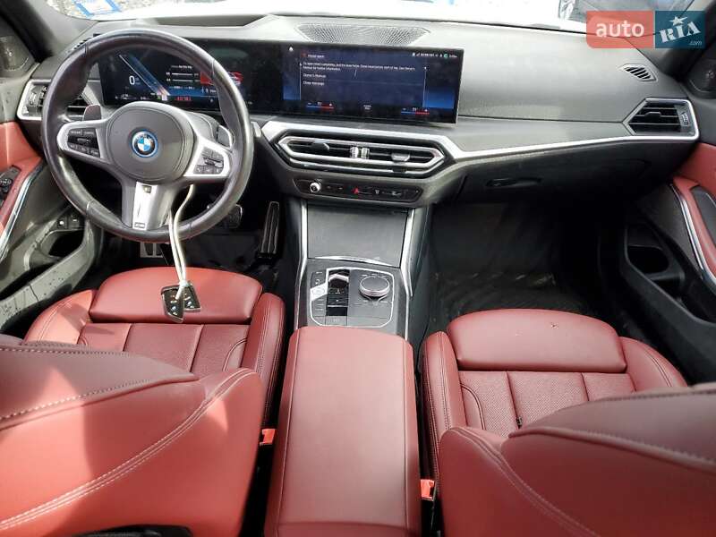 Седан BMW 3 Series 2023 в Львове