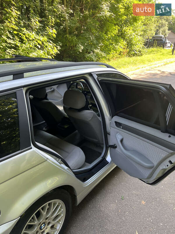 Універсал BMW 3 Series 2000 в Бориславі