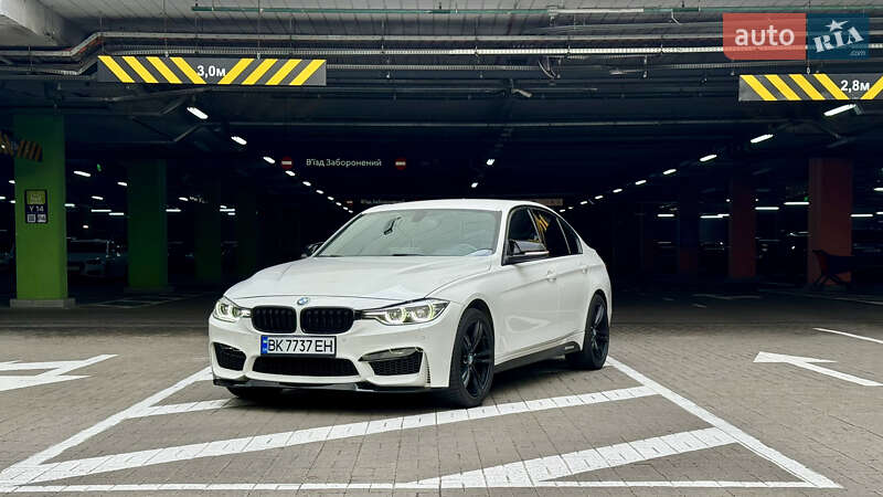 Седан BMW 3 Series 2016 в Киеве