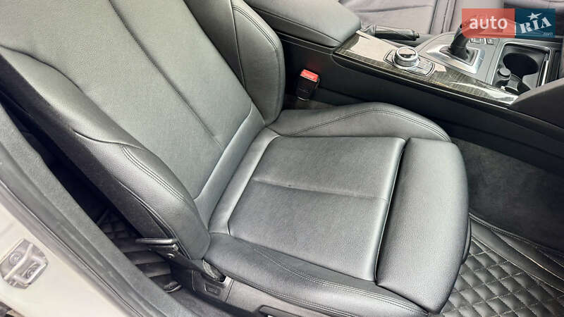 Седан BMW 3 Series 2016 в Киеве