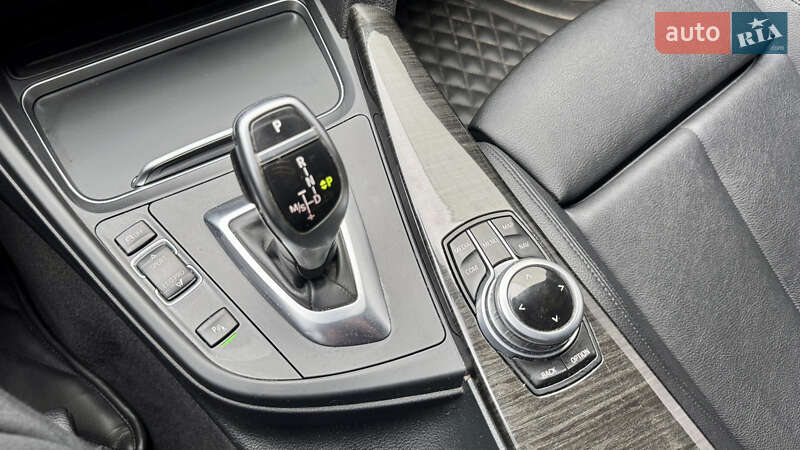 Седан BMW 3 Series 2016 в Киеве