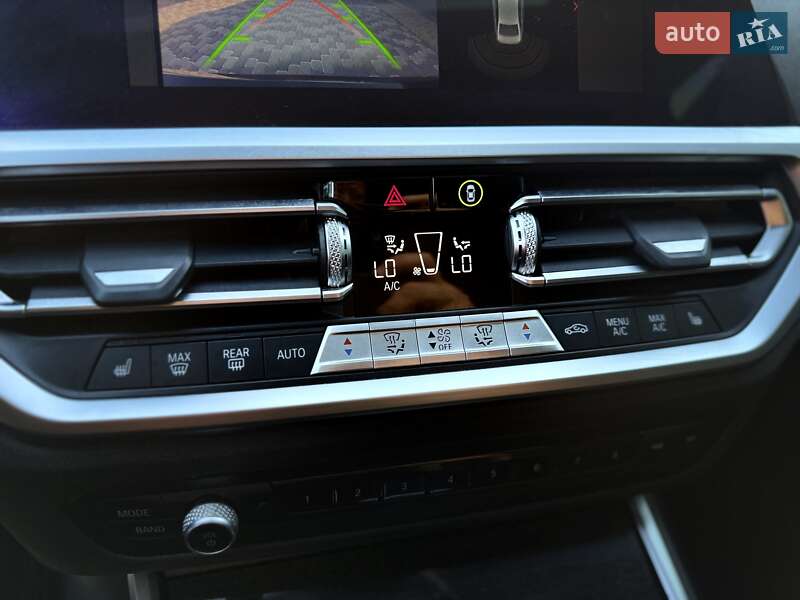 Седан BMW 3 Series 2021 в Львове