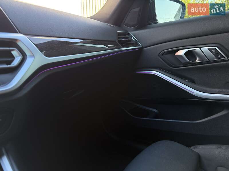 Седан BMW 3 Series 2021 в Львове