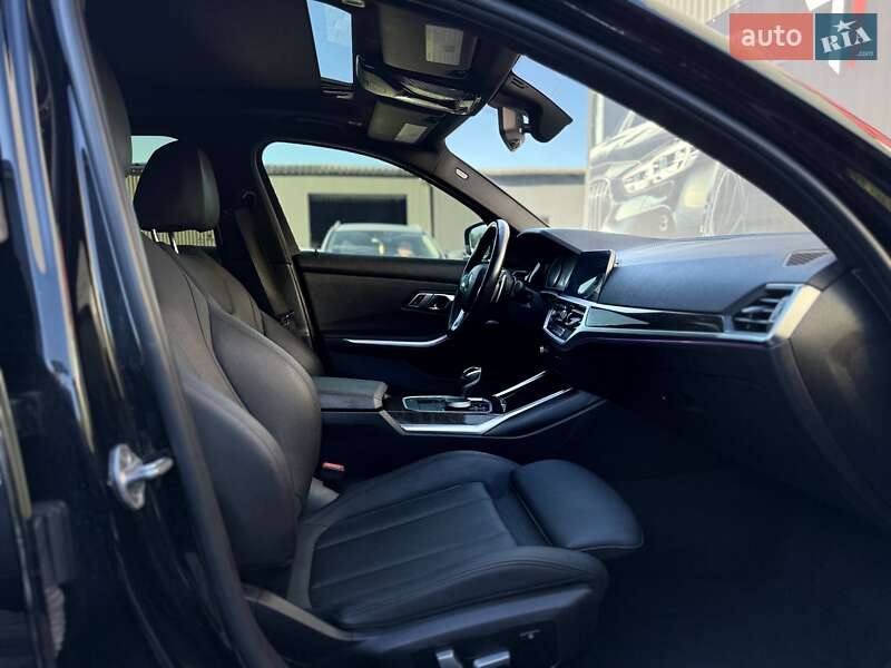 Седан BMW 3 Series 2021 в Львове