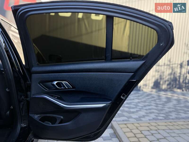 Седан BMW 3 Series 2021 в Львове