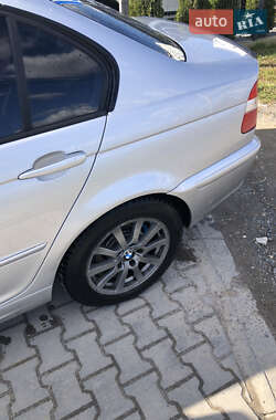 Седан BMW 3 Series 2004 в  фото 31 Седан BMW 3 Series 2004 в