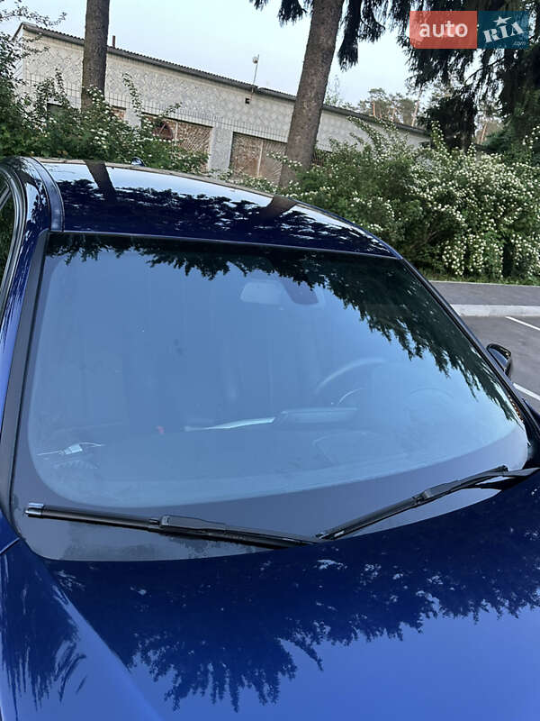 Седан BMW 3 Series 2016 в Ровно