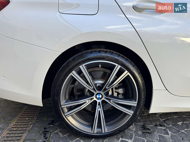 Седан BMW 3 Series 2023 в Львові