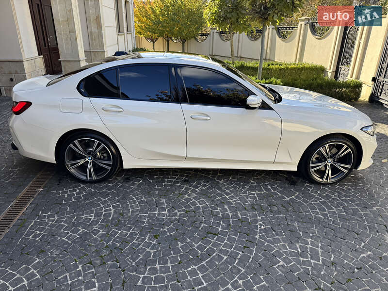 Седан BMW 3 Series 2023 в Львові