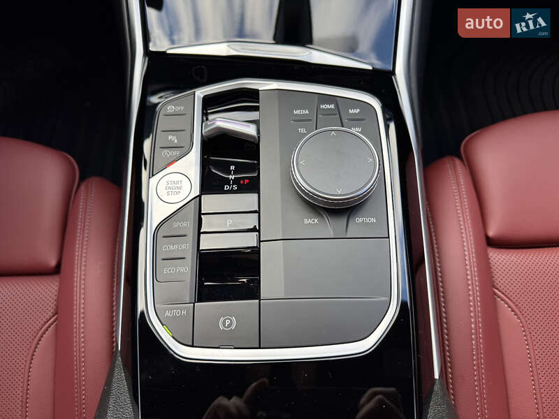 Седан BMW 3 Series 2023 в Львові