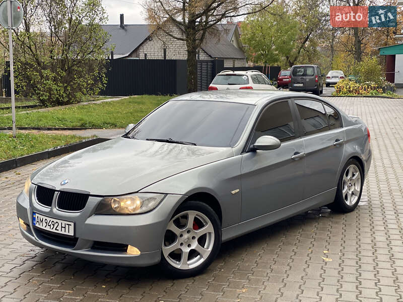 Седан BMW 3 Series 2005 в Звягеле
