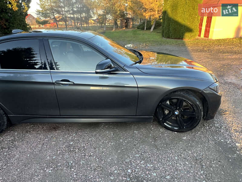 Седан BMW 3 Series 2015 в Трускавце