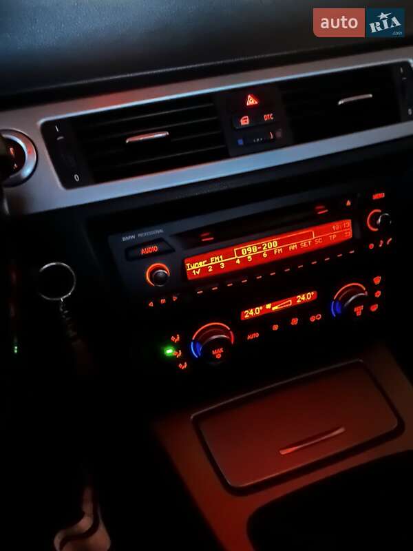 Седан BMW 3 Series 2007 в Новояворовске