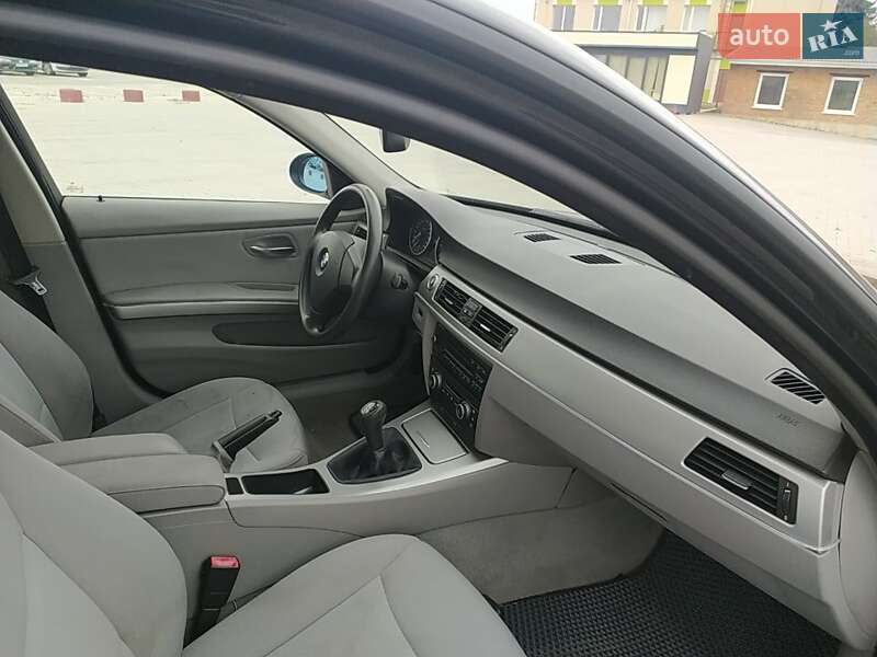 Седан BMW 3 Series 2008 в Луцке