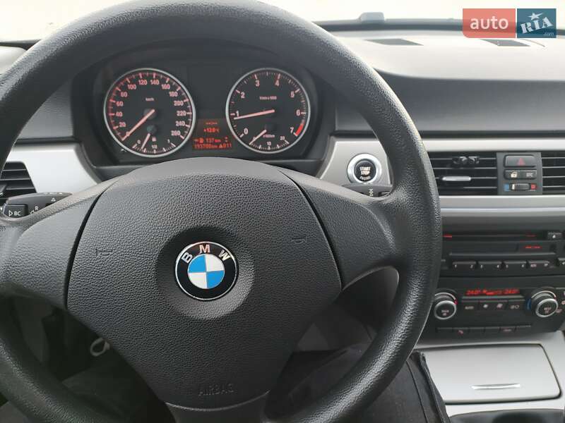 Седан BMW 3 Series 2008 в Луцке