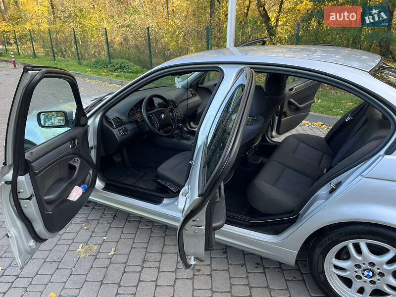 Седан BMW 3 Series 2002 в Киеве