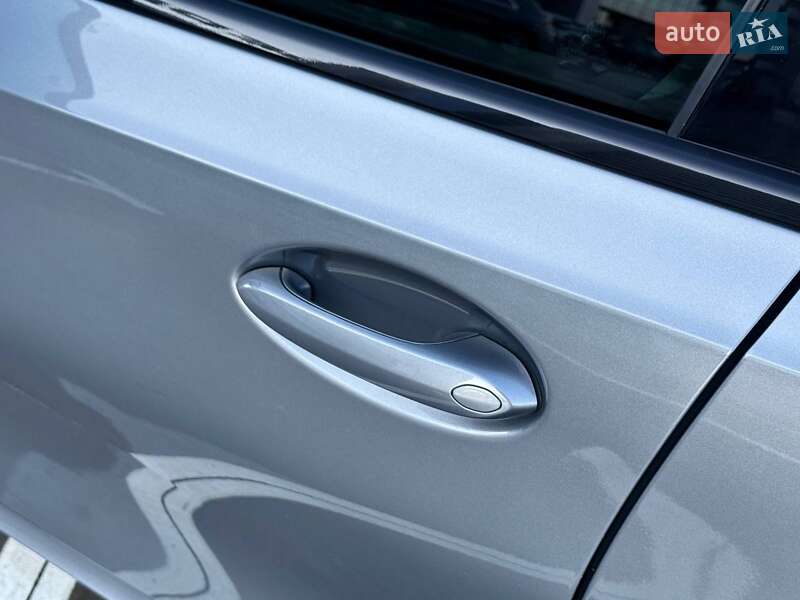 Седан BMW 3 Series 2022 в Киеве