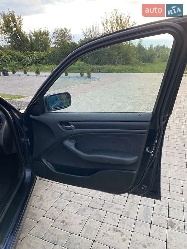 Седан BMW 3 Series 2004 в Ровно