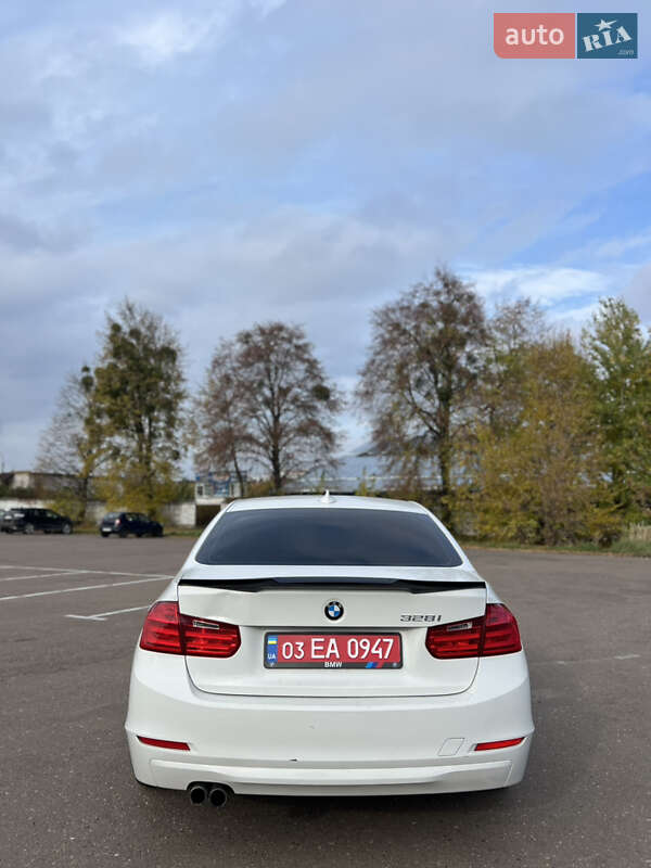 Седан BMW 3 Series 2014 в Ровно