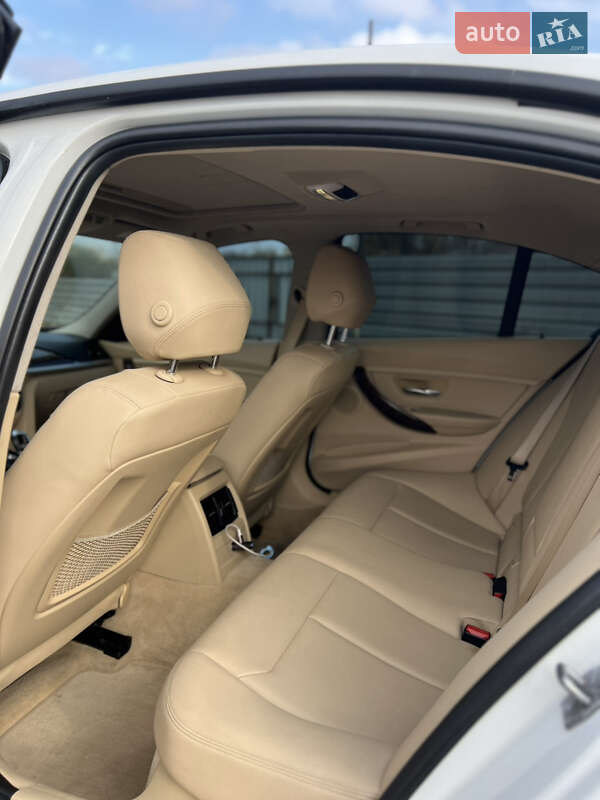 Седан BMW 3 Series 2014 в Ровно