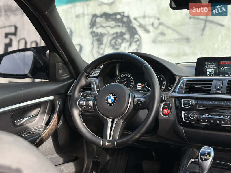 Седан BMW 3 Series 2015 в Львове