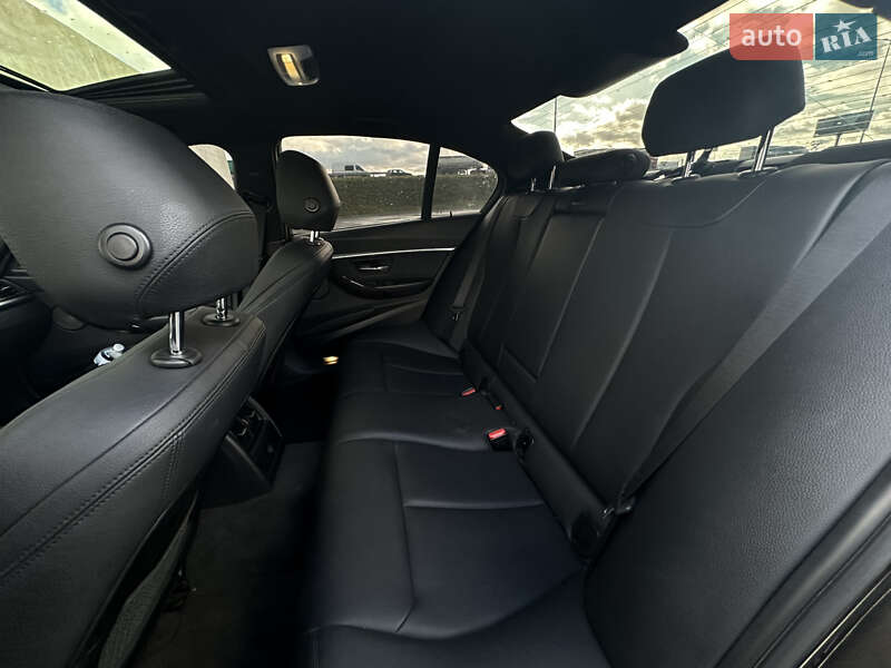 Седан BMW 3 Series 2015 в Львове