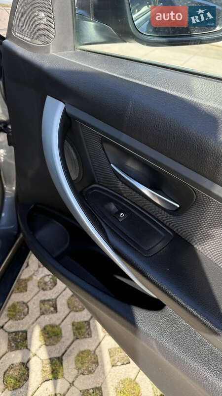 Седан BMW 3 Series 2013 в Сваляве