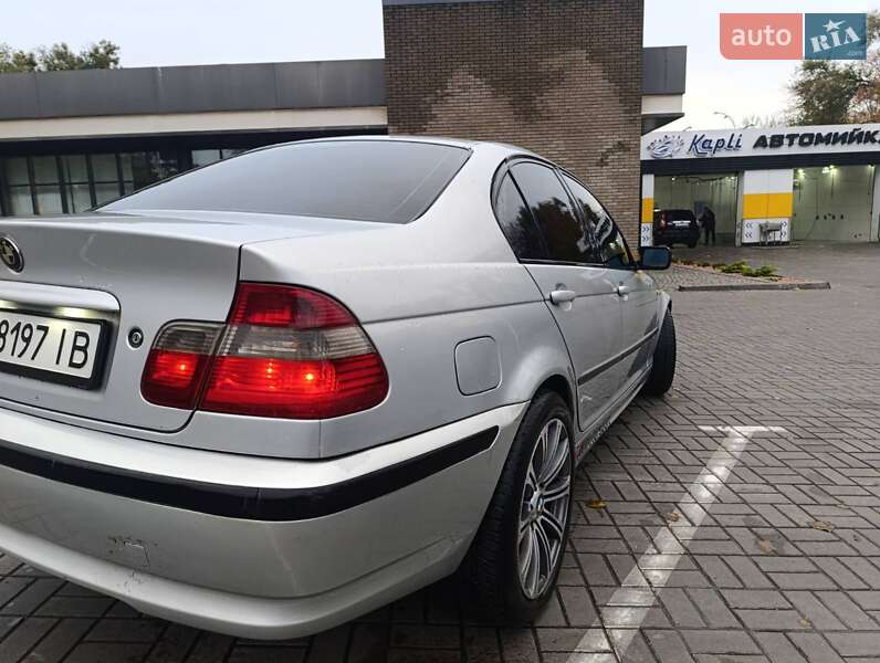 Седан BMW 3 Series 2002 в Каменском