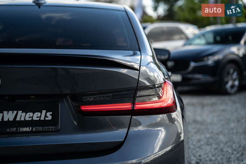 Седан BMW 3 Series 2019 в Черновцах