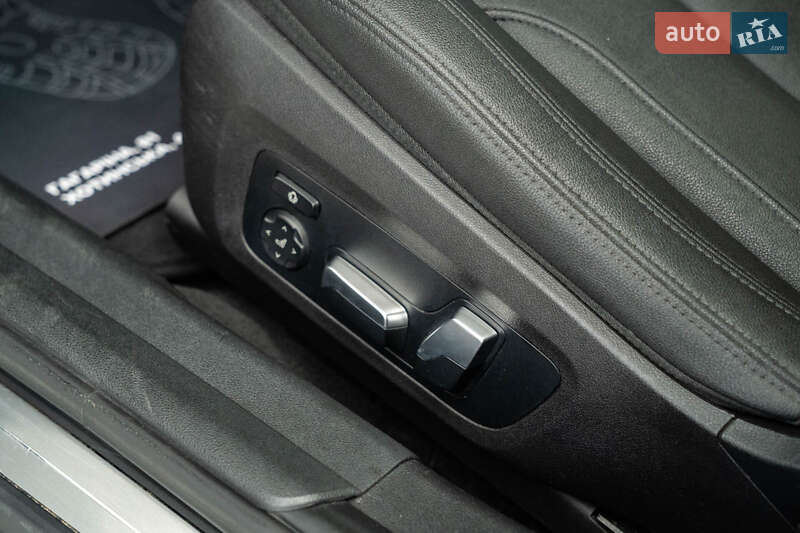 Седан BMW 3 Series 2019 в Черновцах