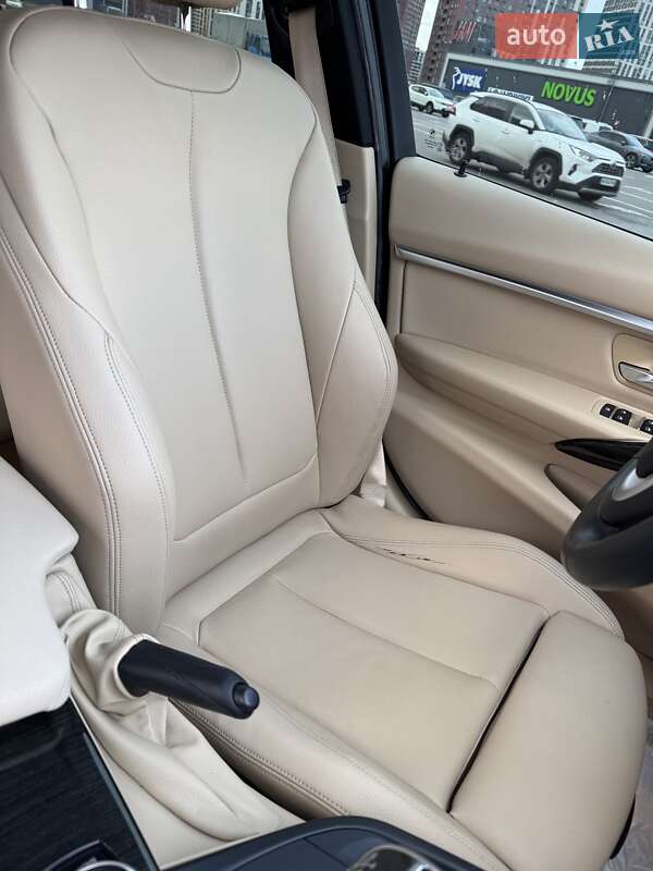 Седан BMW 3 Series 2016 в Киеве