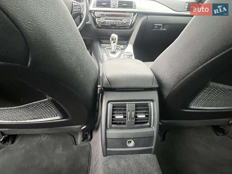 Седан BMW 3 Series 2017 в Косове