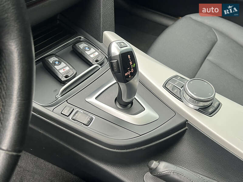 Седан BMW 3 Series 2017 в Косове